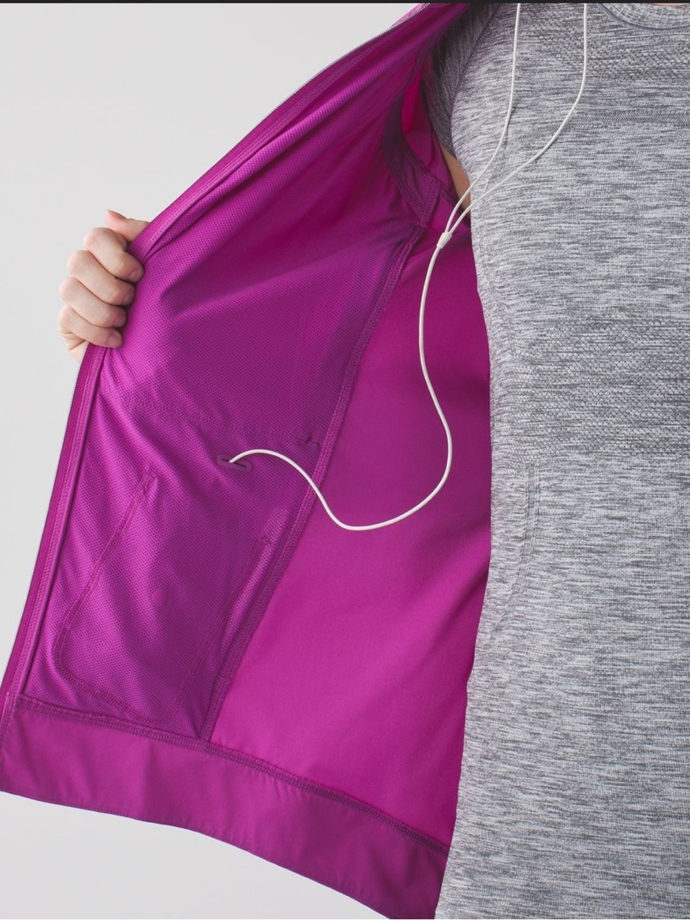 Lightweight Lululemon Women's Hooded Running Jacket in Ultra Violet - Picture 7 of 13